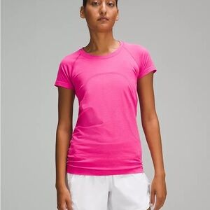 Swiftly Tech Short-Sleeve Shirt 2.0
Sonic Pink